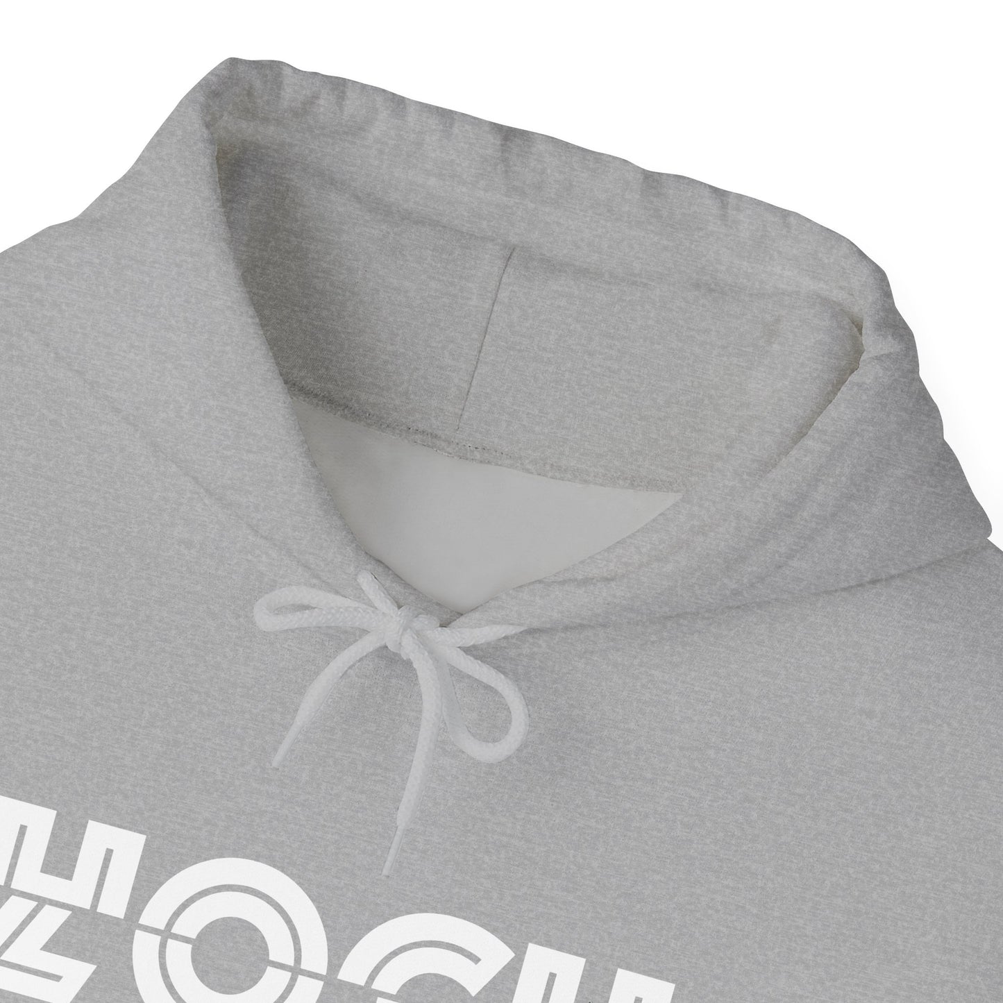 HOCHZOLL Hoodie Weiss Unisex - Detailansicht des grauen unisex Hoodie mit Kordelzug und Logo.